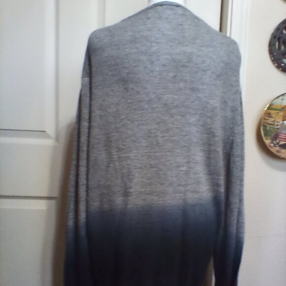 DKNY Sweater - Picture 3 of 3